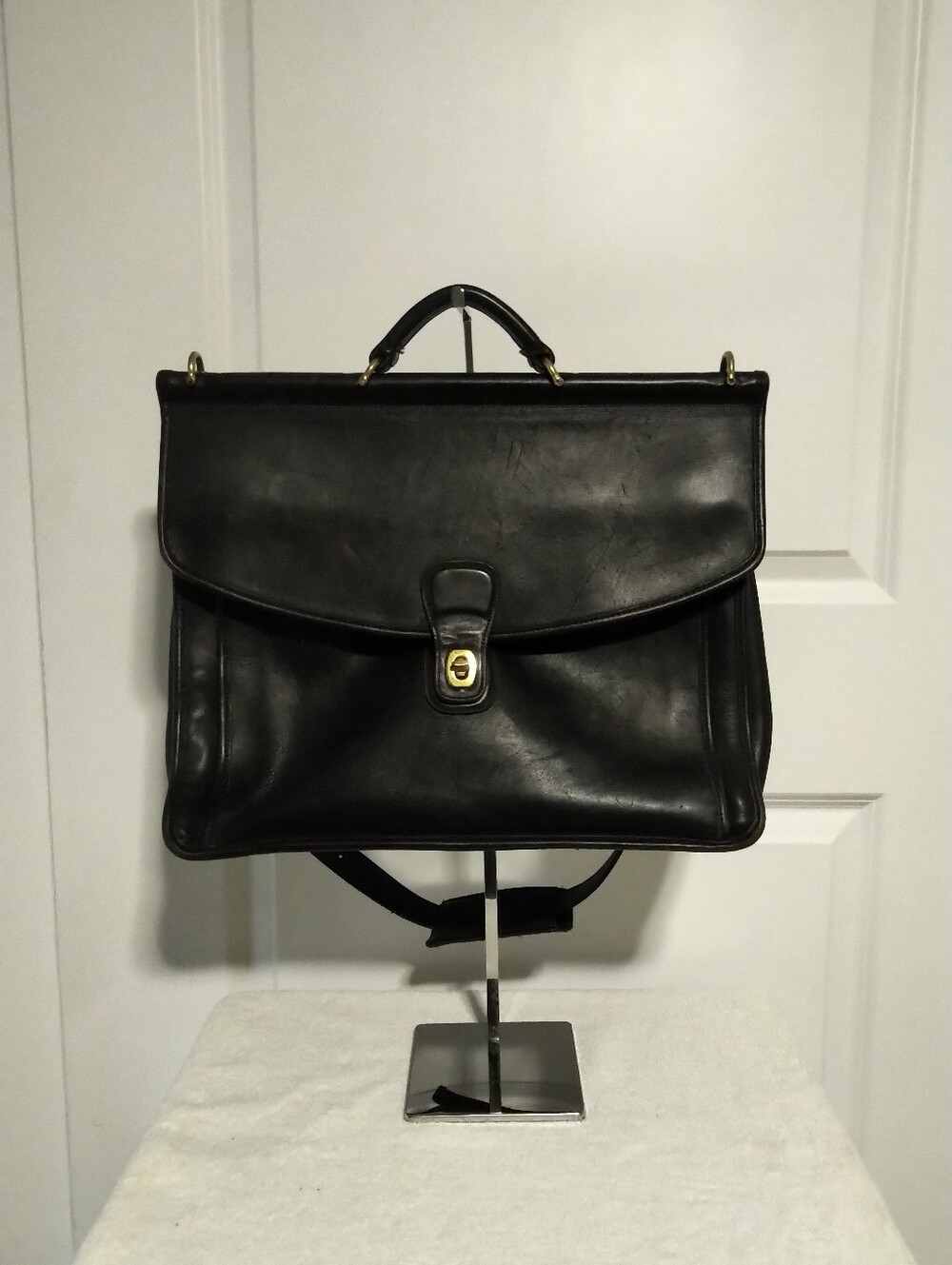 COACH Vintage Leather Briefcase/ Messenger Laptop Bag With Strap